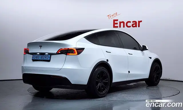 Tesla Model Y 2023 0.2 автомат (гидро), миниатюра 2 Tesla Model Y 2023 0.2 автомат (гидро), миниатюра 2
