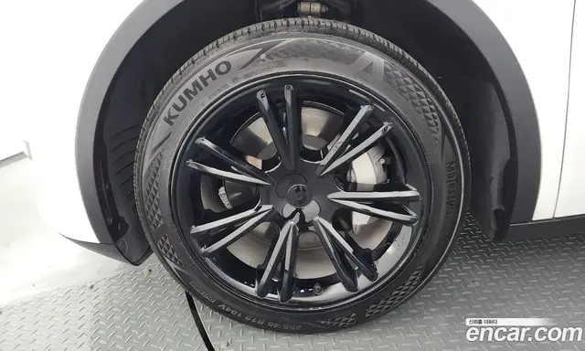 Tesla Model Y 2023 0.2 автомат (гидро), миниатюра 5 Tesla Model Y 2023 0.2 автомат (гидро), миниатюра 5
