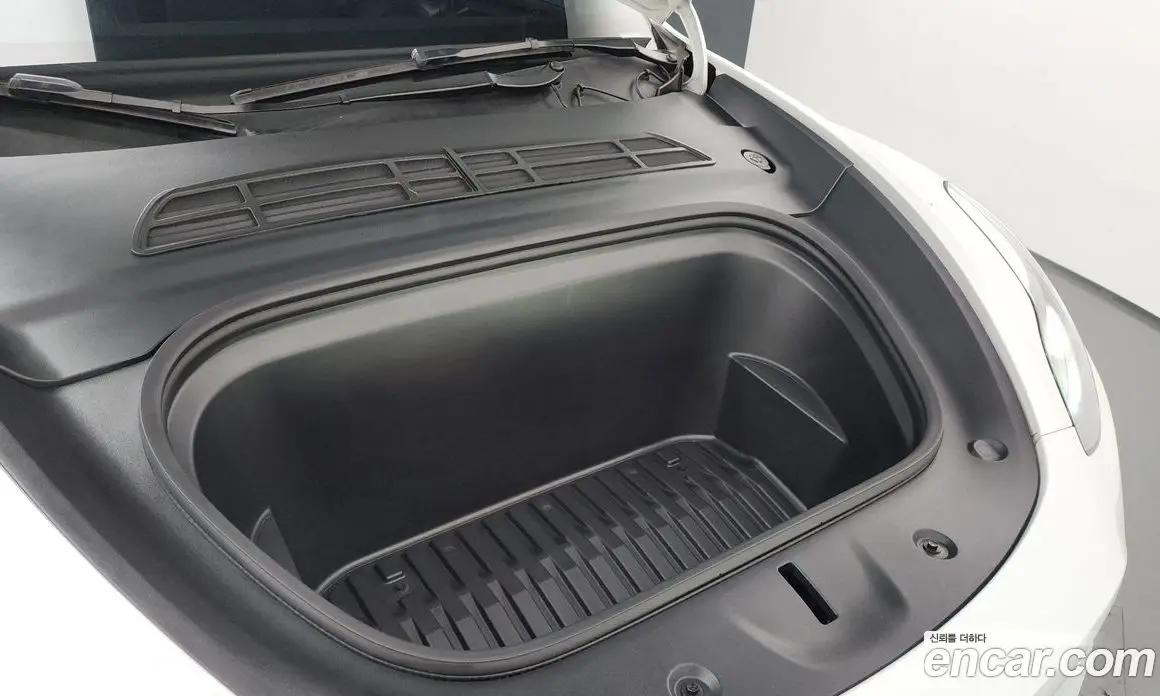 Tesla Model Y 2023 0.2 автомат (гидро), фото 6 Tesla Model Y 2023 0.2 автомат (гидро), фото 6