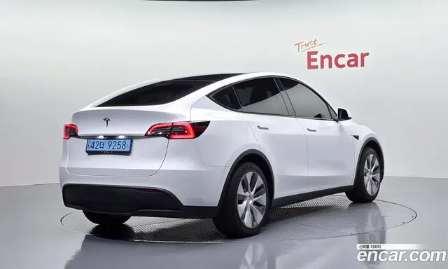 Tesla Model Y 2024 0.2 автомат (гидро), миниатюра 2