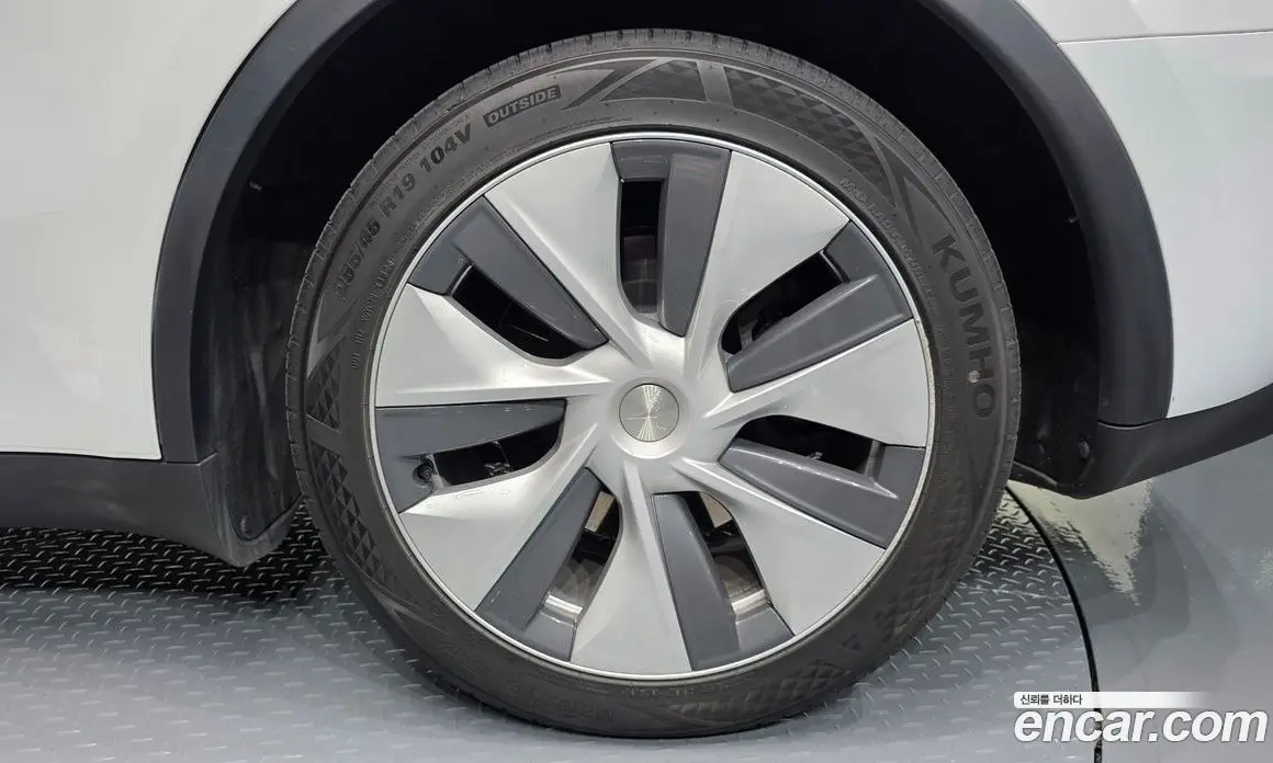 Tesla Model Y 2024 0.2 автомат (гидро), фото 7