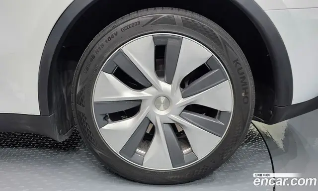 Tesla Model Y 2024 0.2 автомат (гидро), миниатюра 7