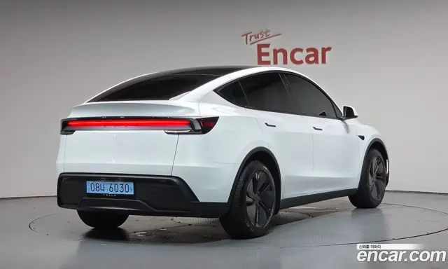 Tesla Model Y 2026 0.2 автомат (гидро), миниатюра 1 Tesla Model Y 2026 0.2 автомат (гидро), миниатюра 1