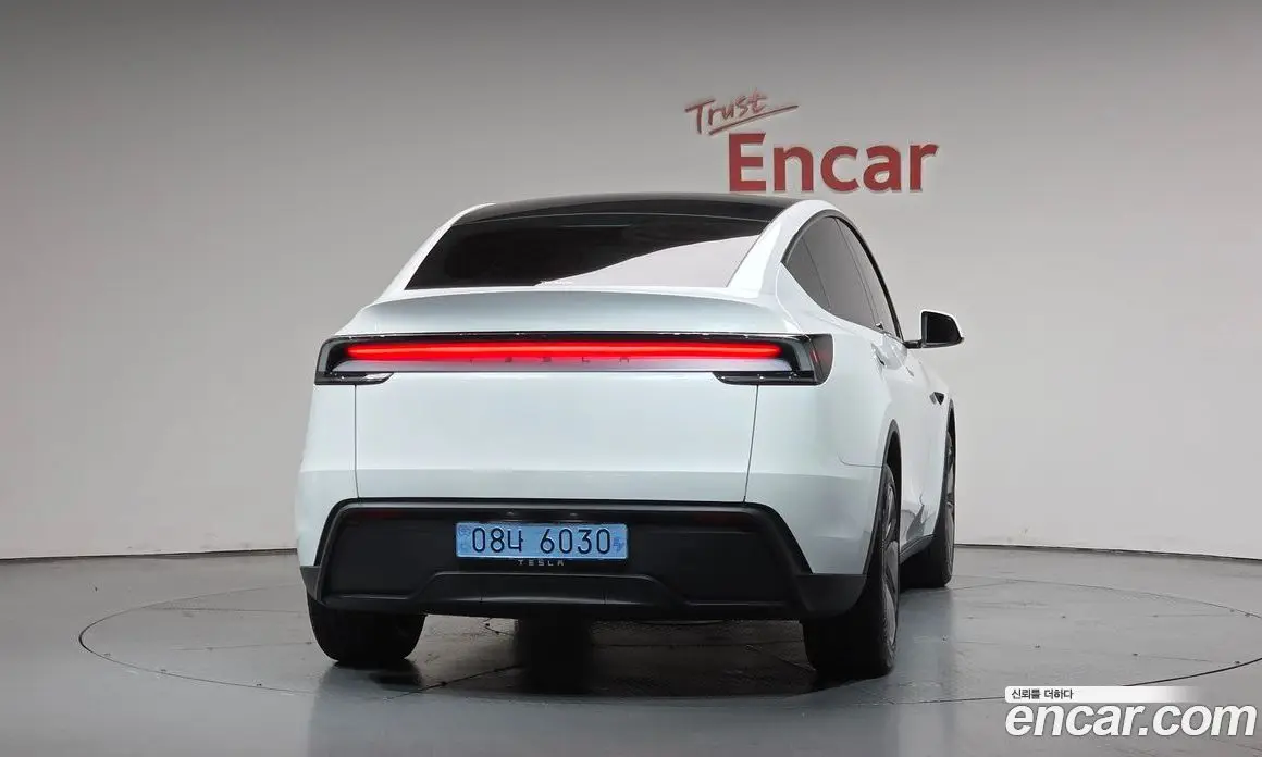Tesla Model Y 2026 0.2 автомат (гидро), фото 3 Tesla Model Y 2026 0.2 автомат (гидро), фото 3