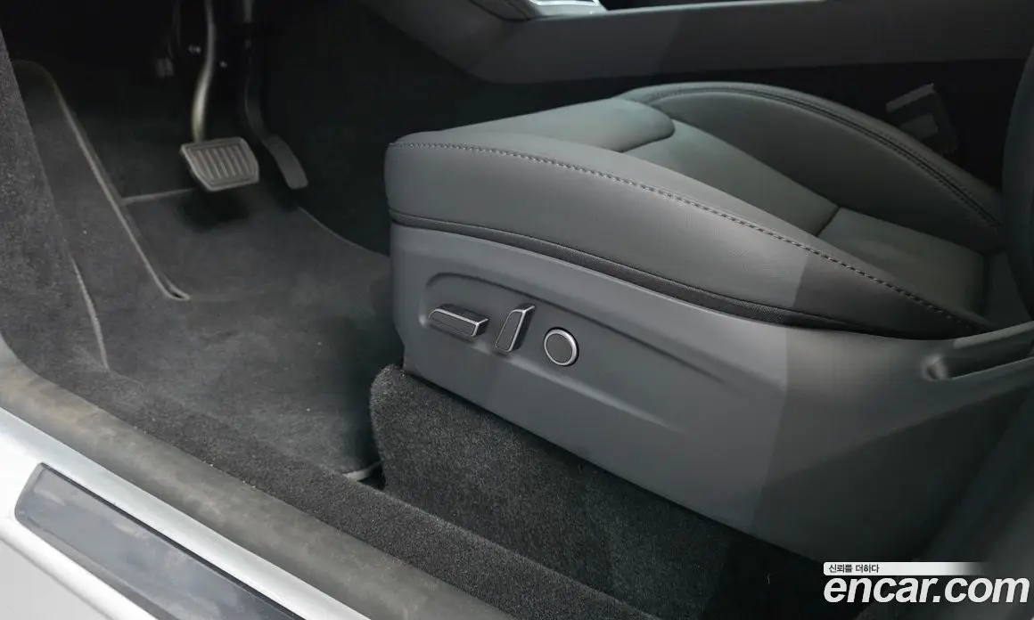 Tesla Model Y 2026 0.2 автомат (гидро), фото 27 Tesla Model Y 2026 0.2 автомат (гидро), фото 27