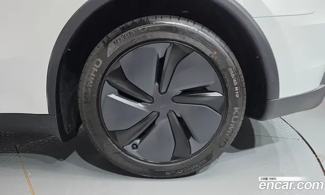 Tesla Model Y 2026 0.2 автомат (гидро), миниатюра 6 Tesla Model Y 2026 0.2 автомат (гидро), миниатюра 6