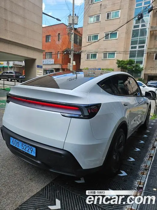 Tesla Model Y 2026 автомат (гидро), фото 4 Tesla Model Y 2026 автомат (гидро), фото 4