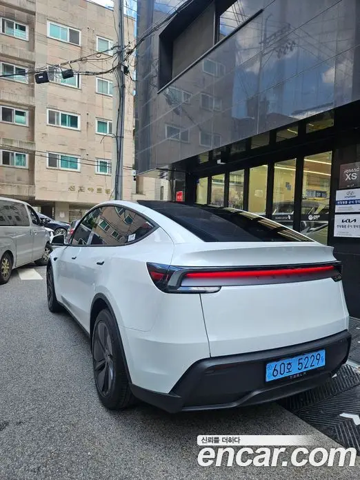 Tesla Model Y 2026 автомат (гидро), фото 5 Tesla Model Y 2026 автомат (гидро), фото 5