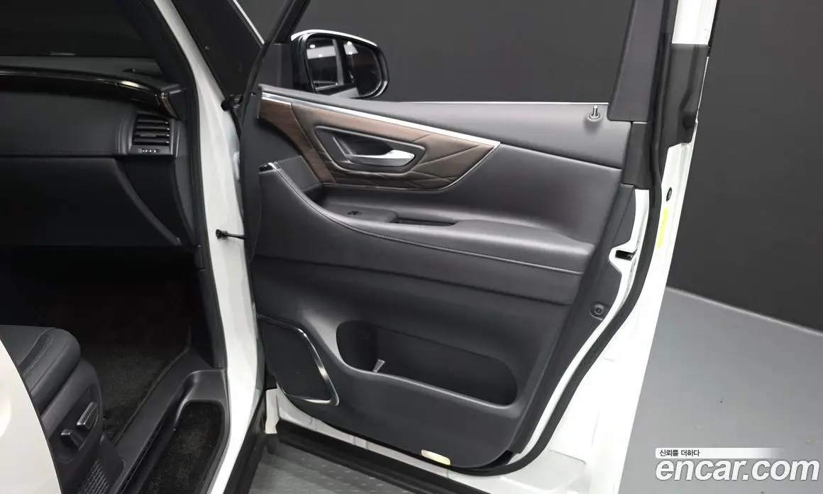Toyota Alphard 2025 2.5 автомат (гидро), фото 15 Toyota Alphard 2025 2.5 автомат (гидро), фото 15