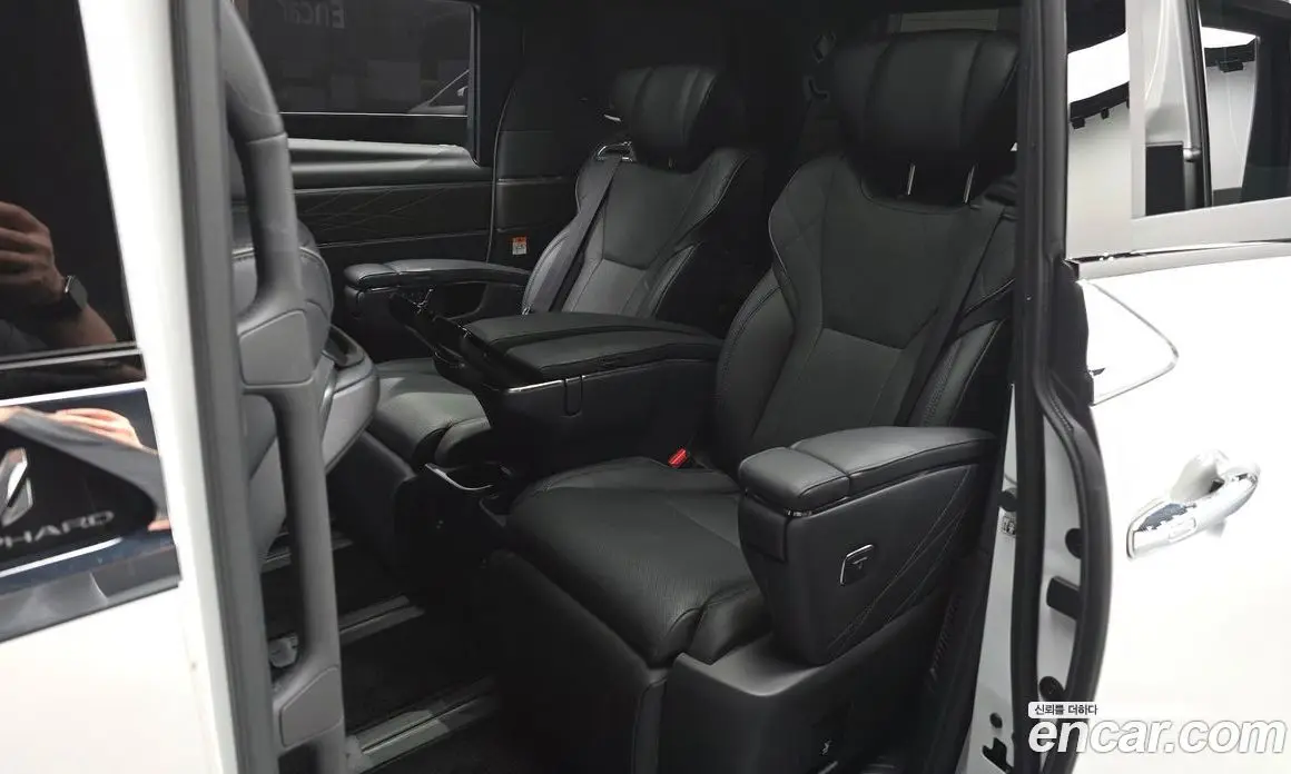 Toyota Alphard 2025 2.5 автомат (гидро), фото 17 Toyota Alphard 2025 2.5 автомат (гидро), фото 17