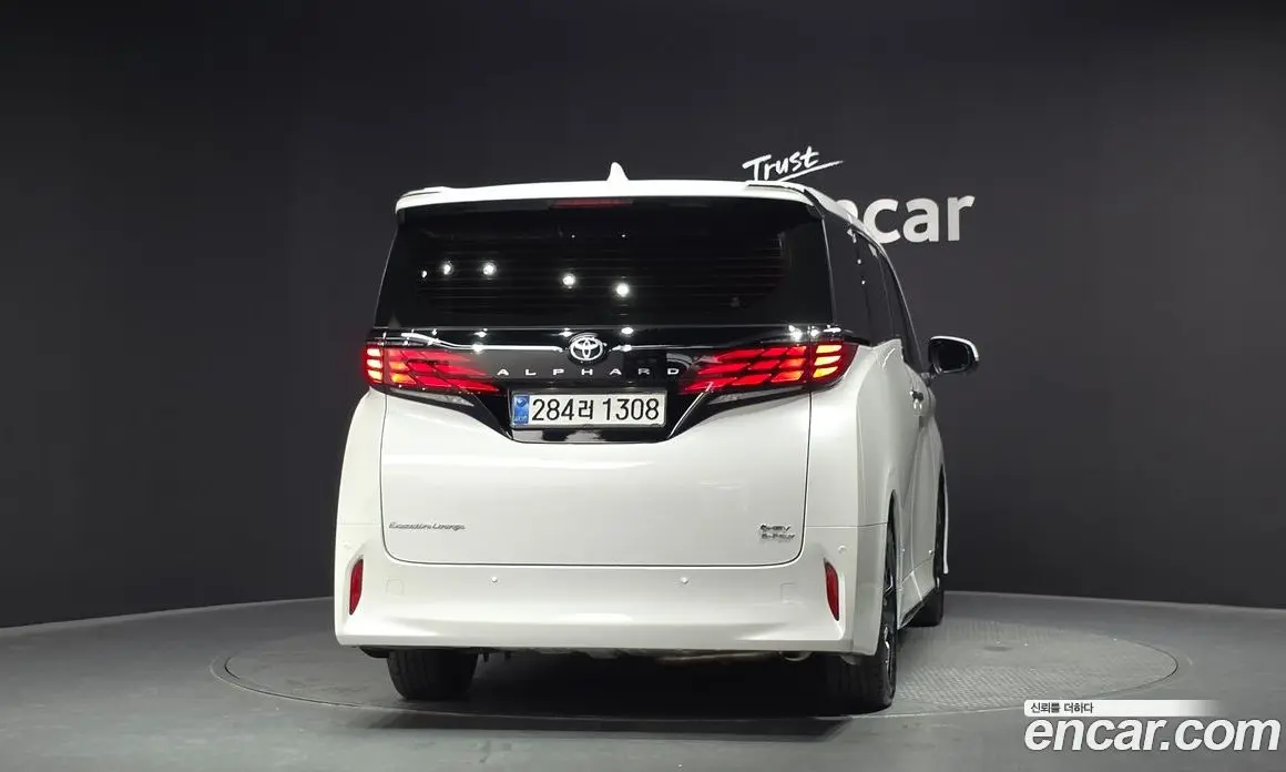 Toyota Alphard 2025 2.5 автомат (гидро), фото 4 Toyota Alphard 2025 2.5 автомат (гидро), фото 4