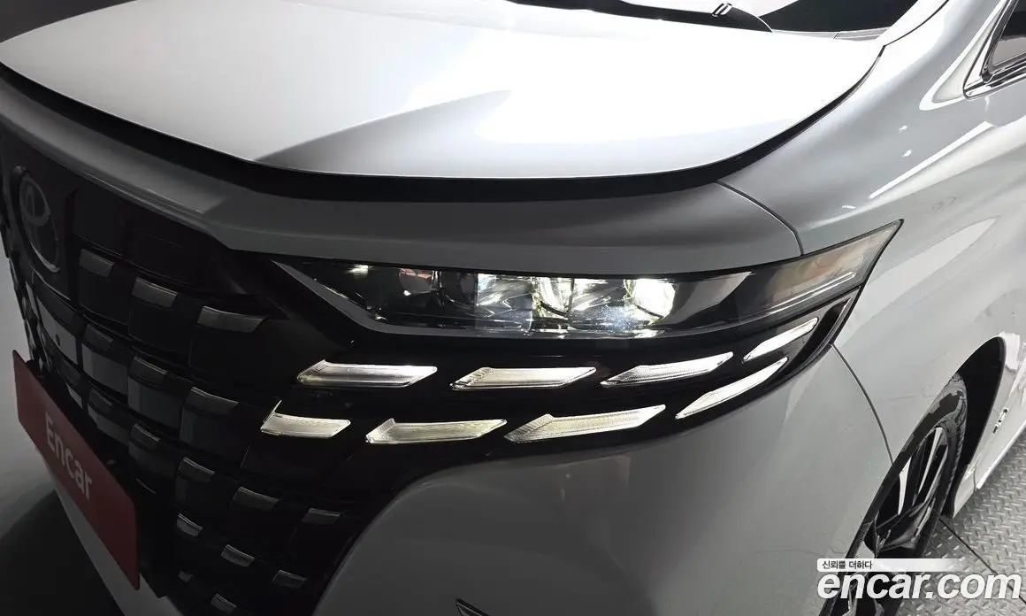 Toyota Alphard 2025 2.5 автомат (гидро), фото 8 Toyota Alphard 2025 2.5 автомат (гидро), фото 8