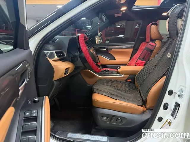 Toyota Highlander 2025 2.5 автомат (гидро), миниатюра 6 Toyota Highlander 2025 2.5 автомат (гидро), миниатюра 6
