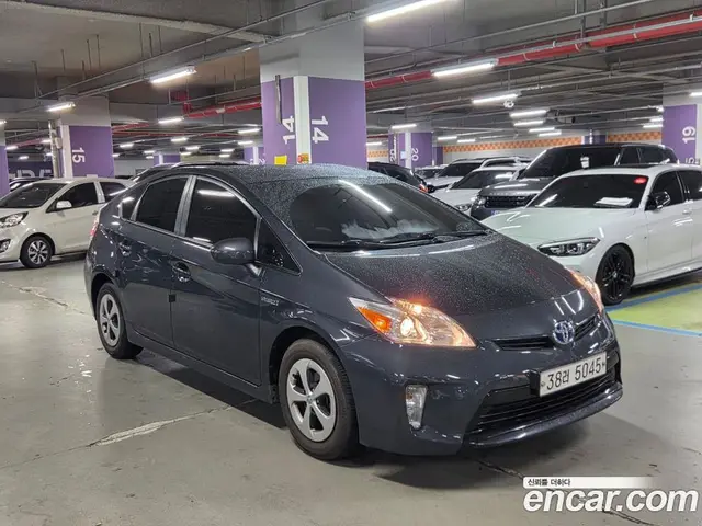 Toyota Prius 2014 1.8 автомат (гидро), миниатюра 2 Toyota Prius 2014 1.8 автомат (гидро), миниатюра 2