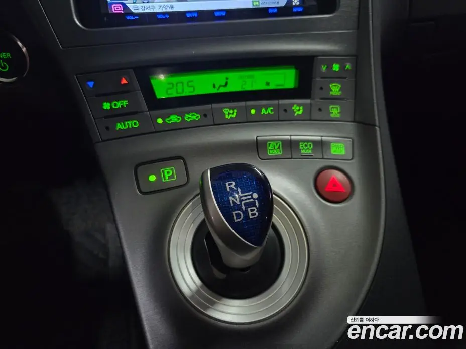 Toyota Prius 2014 1.8 автомат (гидро), фото 15 Toyota Prius 2014 1.8 автомат (гидро), фото 15