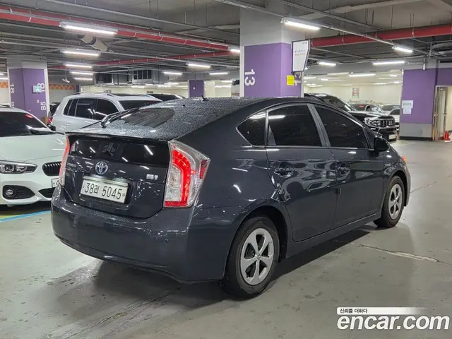 Toyota Prius 2014 1.8 автомат (гидро), миниатюра 4 Toyota Prius 2014 1.8 автомат (гидро), миниатюра 4