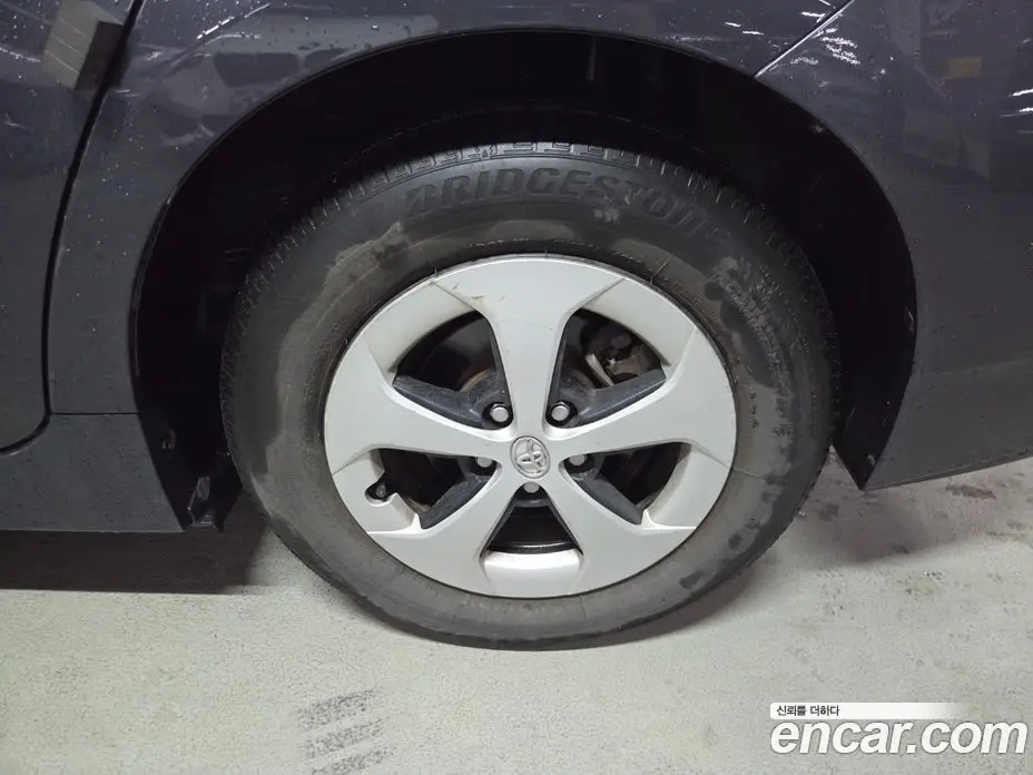 Toyota Prius 2014 1.8 автомат (гидро), фото 5 Toyota Prius 2014 1.8 автомат (гидро), фото 5