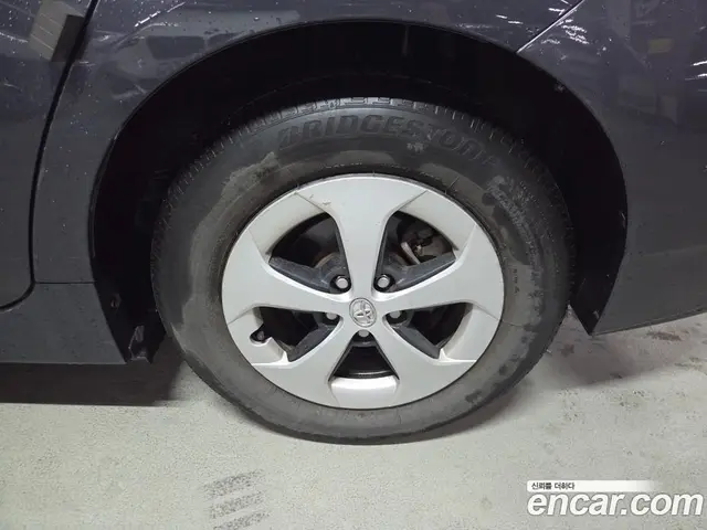 Toyota Prius 2014 1.8 автомат (гидро), миниатюра 5 Toyota Prius 2014 1.8 автомат (гидро), миниатюра 5