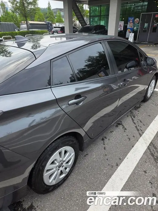 Toyota Prius 2018 1.8 автомат (гидро), фото 11 Toyota Prius 2018 1.8 автомат (гидро), фото 11