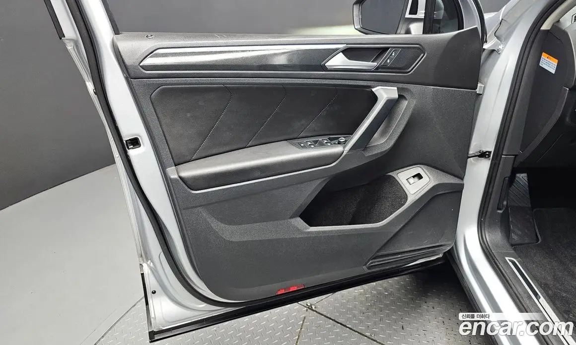 Volkswagen Tiguan 2022 2.0 автомат (гидро), фото 14 Volkswagen Tiguan 2022 2.0 автомат (гидро), фото 14