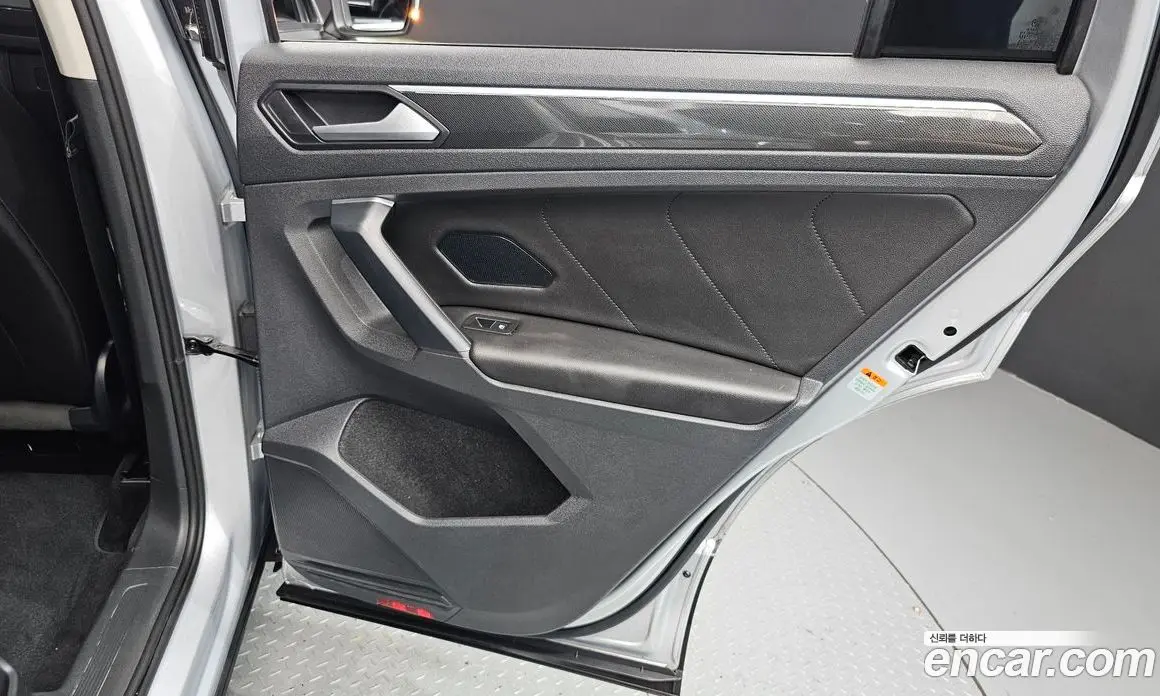 Volkswagen Tiguan 2022 2.0 автомат (гидро), фото 15 Volkswagen Tiguan 2022 2.0 автомат (гидро), фото 15