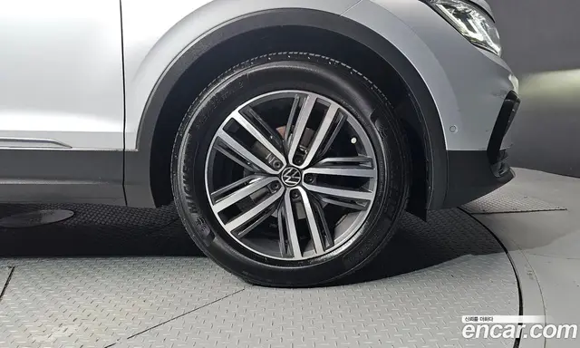 Volkswagen Tiguan 2022 2.0 автомат (гидро), миниатюра 7 Volkswagen Tiguan 2022 2.0 автомат (гидро), миниатюра 7