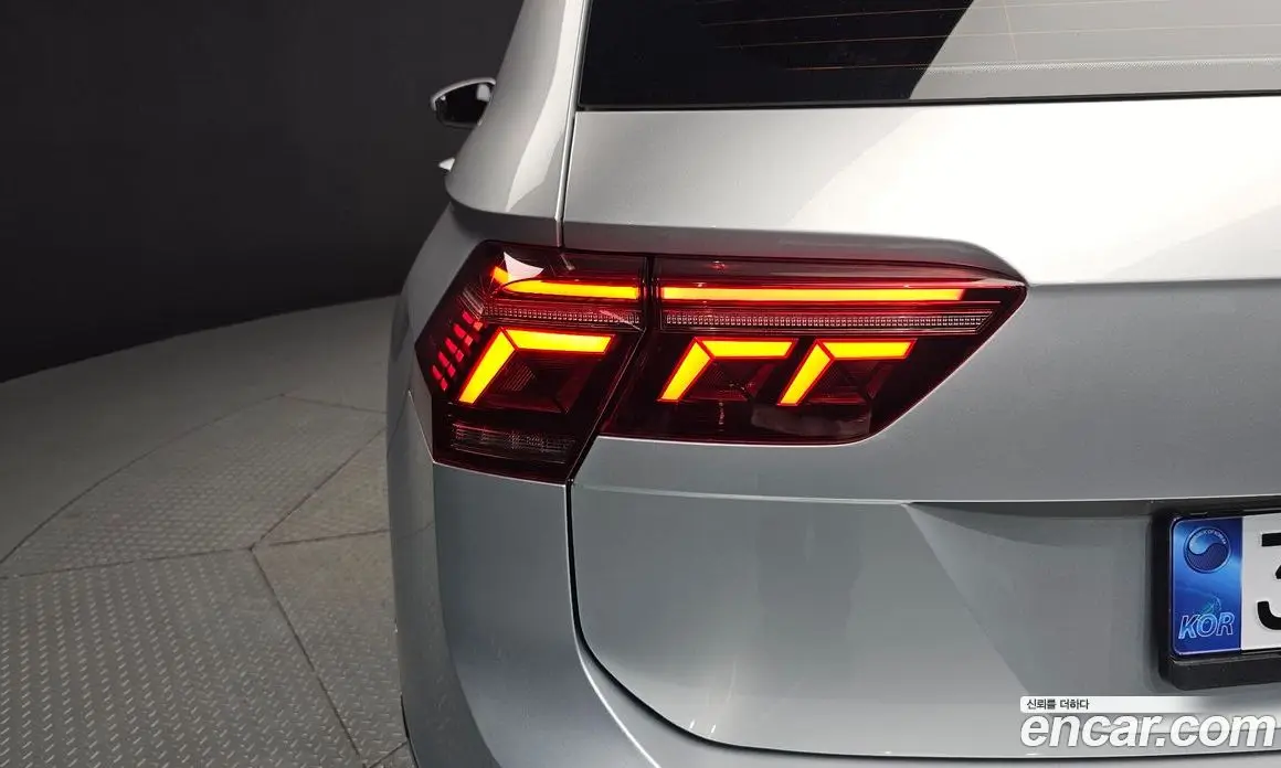 Volkswagen Tiguan 2022 2.0 автомат (гидро), фото 9 Volkswagen Tiguan 2022 2.0 автомат (гидро), фото 9