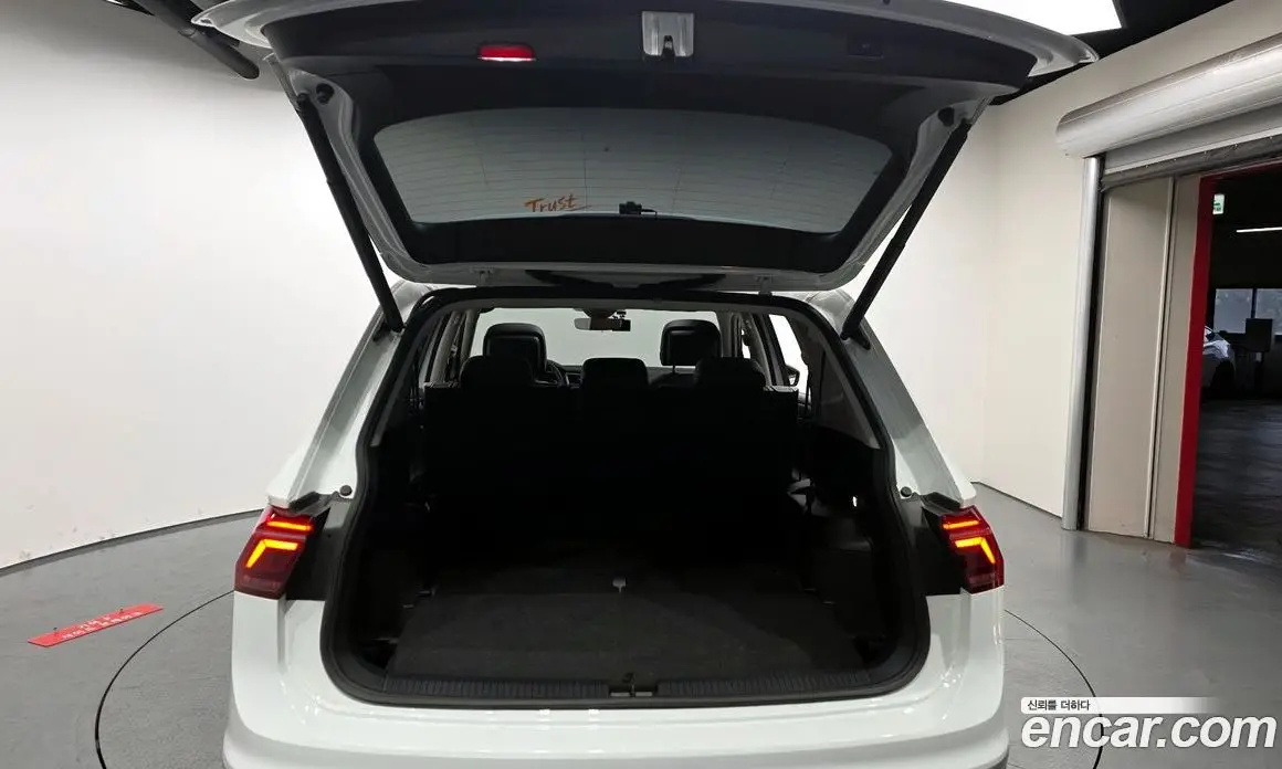 Volkswagen Tiguan 2023 2.0 автомат (гидро), фото 20