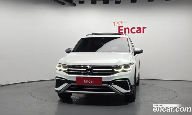 Volkswagen Tiguan 2023 2.0 автомат (гидро), миниатюра 3