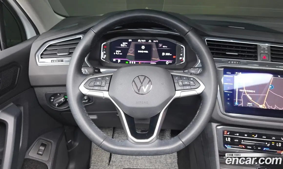 Volkswagen Tiguan 2023 2.0 автомат (гидро), фото 23 Volkswagen Tiguan 2023 2.0 автомат (гидро), фото 23