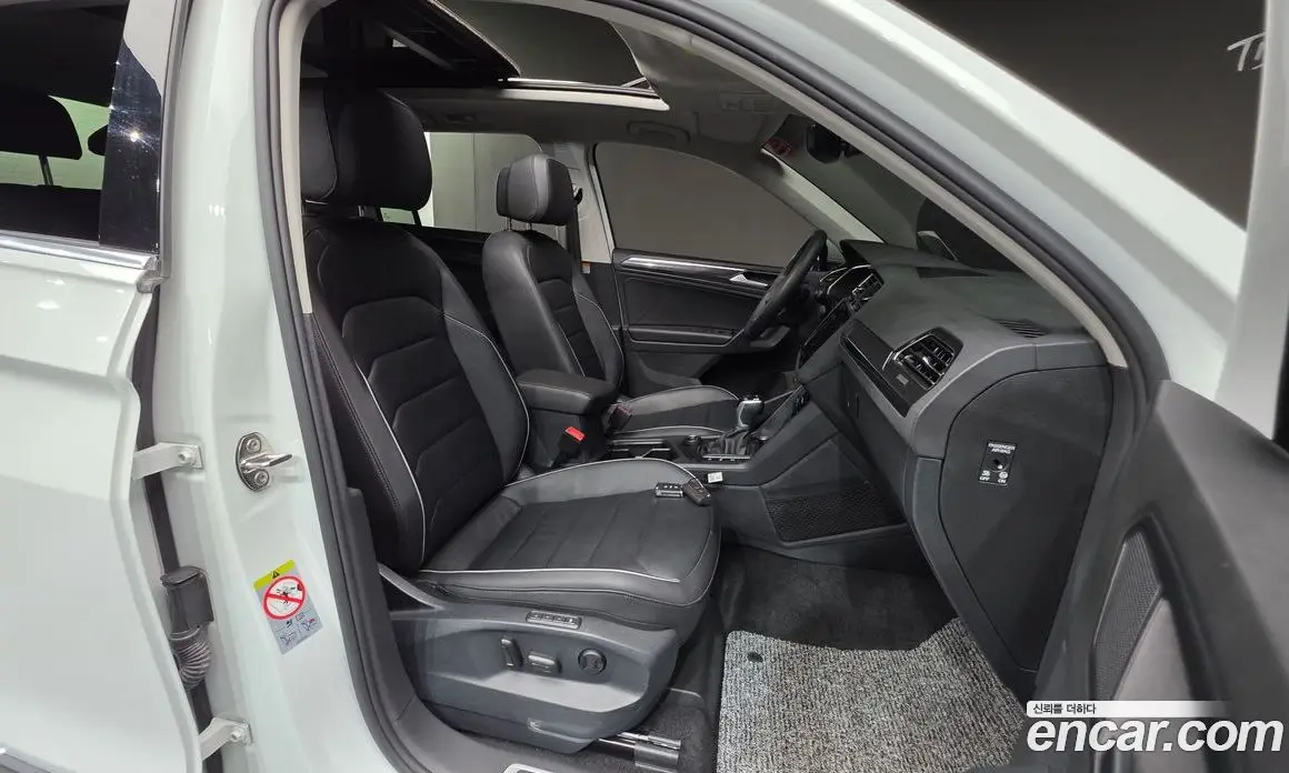 Volkswagen Tiguan 2023 2.0 автомат (гидро), фото 30 Volkswagen Tiguan 2023 2.0 автомат (гидро), фото 30