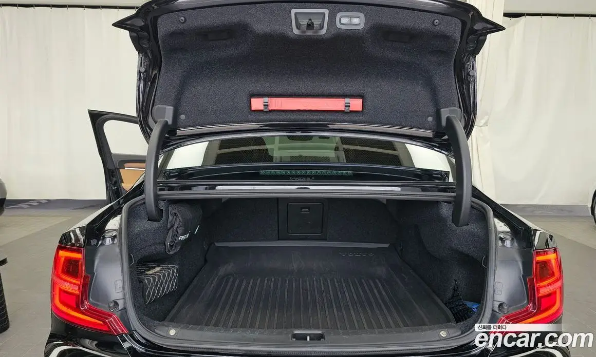 Volvo S90 2017 2.0 автомат (гидро), фото 20 Volvo S90 2017 2.0 автомат (гидро), фото 20