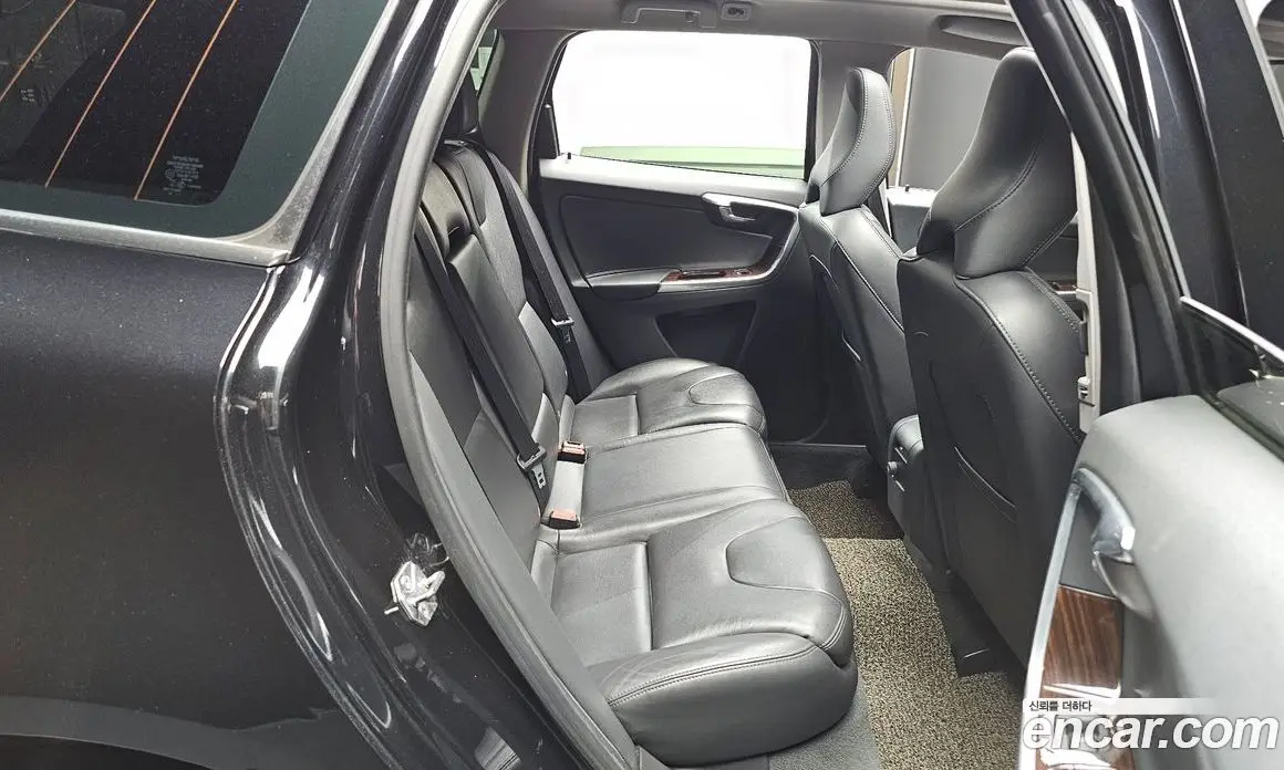 Volvo XC60 2015 2.4 автомат (гидро), фото 11 Volvo XC60 2015 2.4 автомат (гидро), фото 11