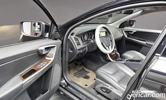 Volvo XC60 2015 2.4 автомат (гидро), миниатюра 12