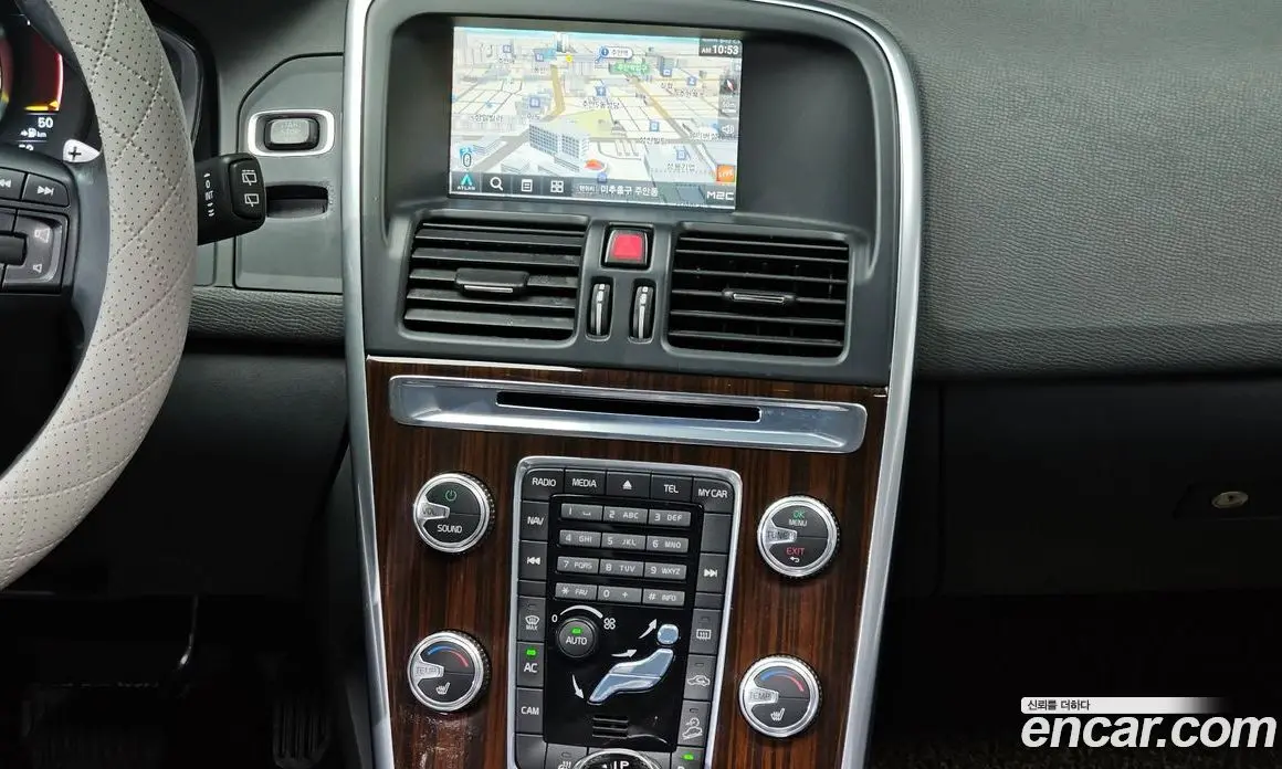 Volvo XC60 2015 2.4 автомат (гидро), фото 14 Volvo XC60 2015 2.4 автомат (гидро), фото 14