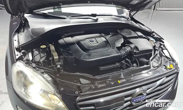 Volvo XC60 2015 2.4 автомат (гидро), миниатюра 6 Volvo XC60 2015 2.4 автомат (гидро), миниатюра 6