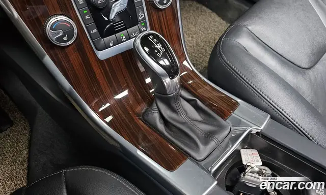 Volvo XC60 2015 2.4 автомат (гидро), миниатюра 9 Volvo XC60 2015 2.4 автомат (гидро), миниатюра 9