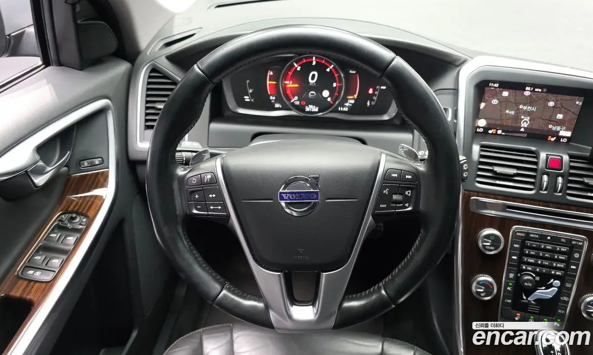 Volvo XC60 2017 2.0 автомат (гидро), фото 13 Volvo XC60 2017 2.0 автомат (гидро), фото 13