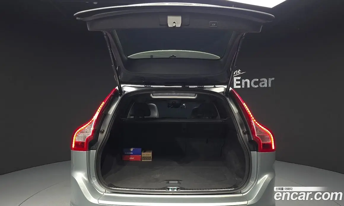 Volvo XC60 2017 2.0 автомат (гидро), фото 19 Volvo XC60 2017 2.0 автомат (гидро), фото 19