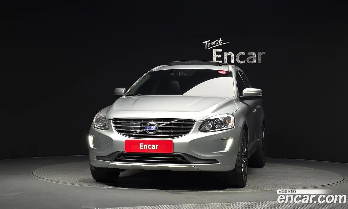 Volvo XC60 2017 2.0 автомат (гидро), фото 3 Volvo XC60 2017 2.0 автомат (гидро), фото 3