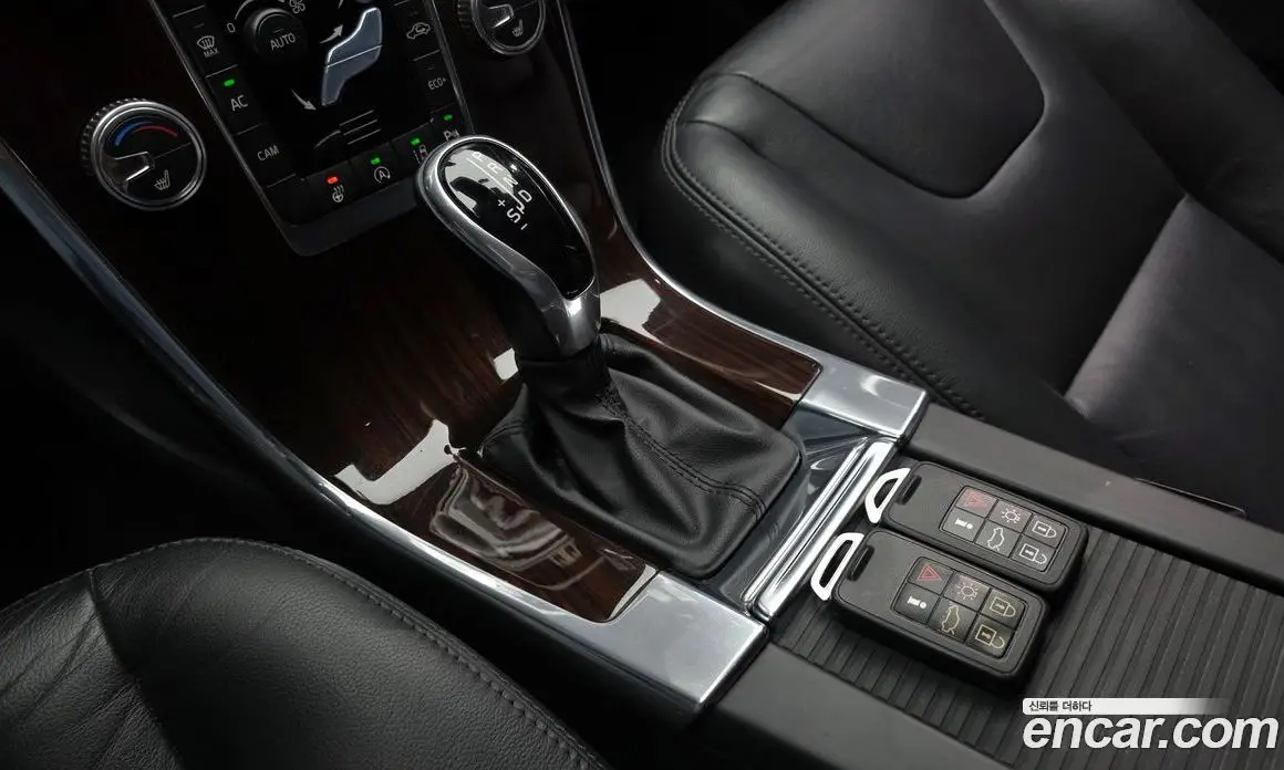 Volvo XC60 2017 2.0 автомат (гидро), фото 9 Volvo XC60 2017 2.0 автомат (гидро), фото 9