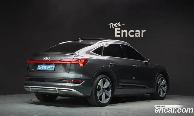 Audi e-tron 2021 0.2 автомат (гидро), миниатюра 2 Audi e-tron 2021 0.2 автомат (гидро), миниатюра 2