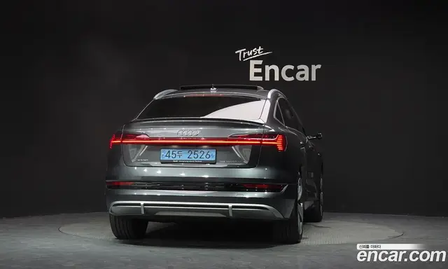 Audi e-tron 2021 0.2 автомат (гидро), миниатюра 4 Audi e-tron 2021 0.2 автомат (гидро), миниатюра 4