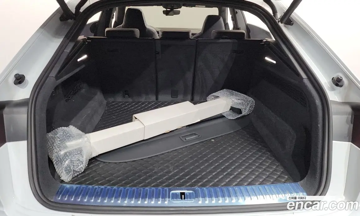 Audi Q8 2023 3.0 автомат (гидро), фото 24 Audi Q8 2023 3.0 автомат (гидро), фото 24