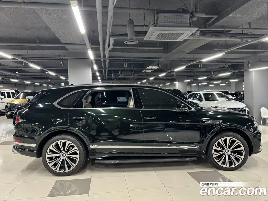 Bentley Bentayga 2024 4.0 автомат (гидро), фото 2 Bentley Bentayga 2024 4.0 автомат (гидро), фото 2