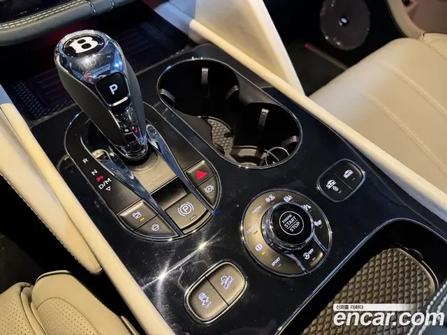 Bentley Bentayga 2024 4.0 автомат (гидро), миниатюра 10 Bentley Bentayga 2024 4.0 автомат (гидро), миниатюра 10
