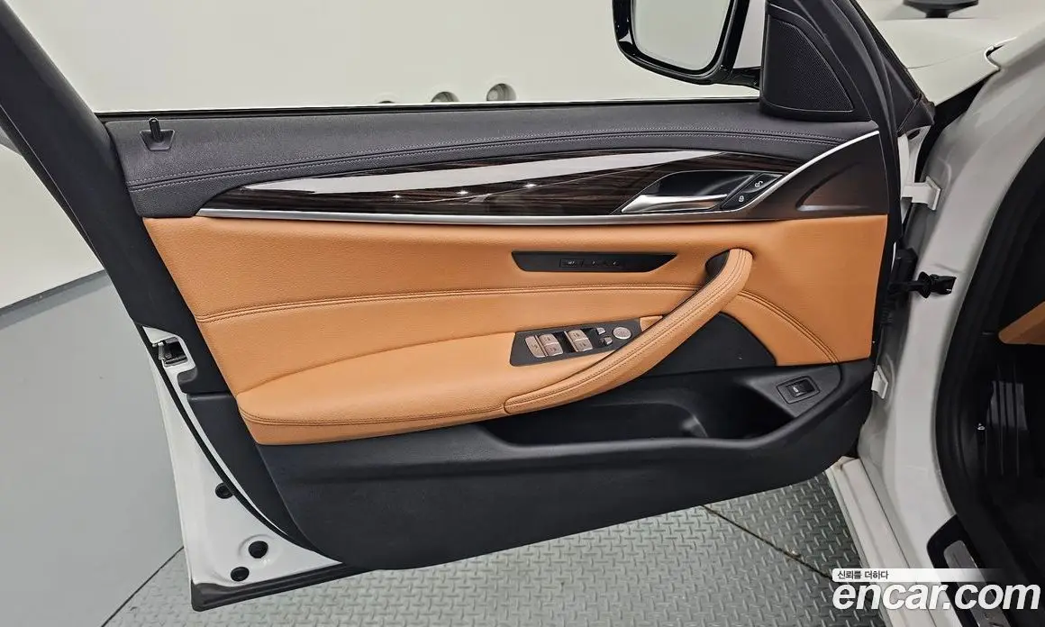 BMW 5 серия 2021 2.0 автомат (гидро), фото 14