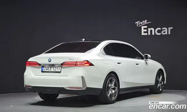 BMW 5 серия 2024 2.0 автомат (гидро), миниатюра 2 BMW 5 серия 2024 2.0 автомат (гидро), миниатюра 2