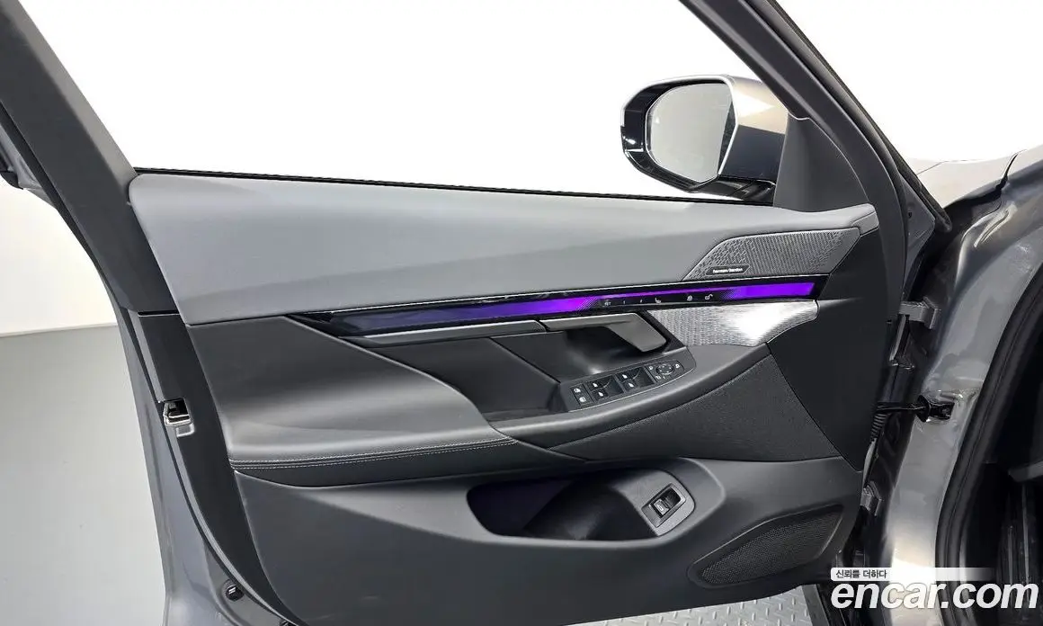 BMW 5 серия 2025 2.0 автомат (гидро), фото 14 BMW 5 серия 2025 2.0 автомат (гидро), фото 14