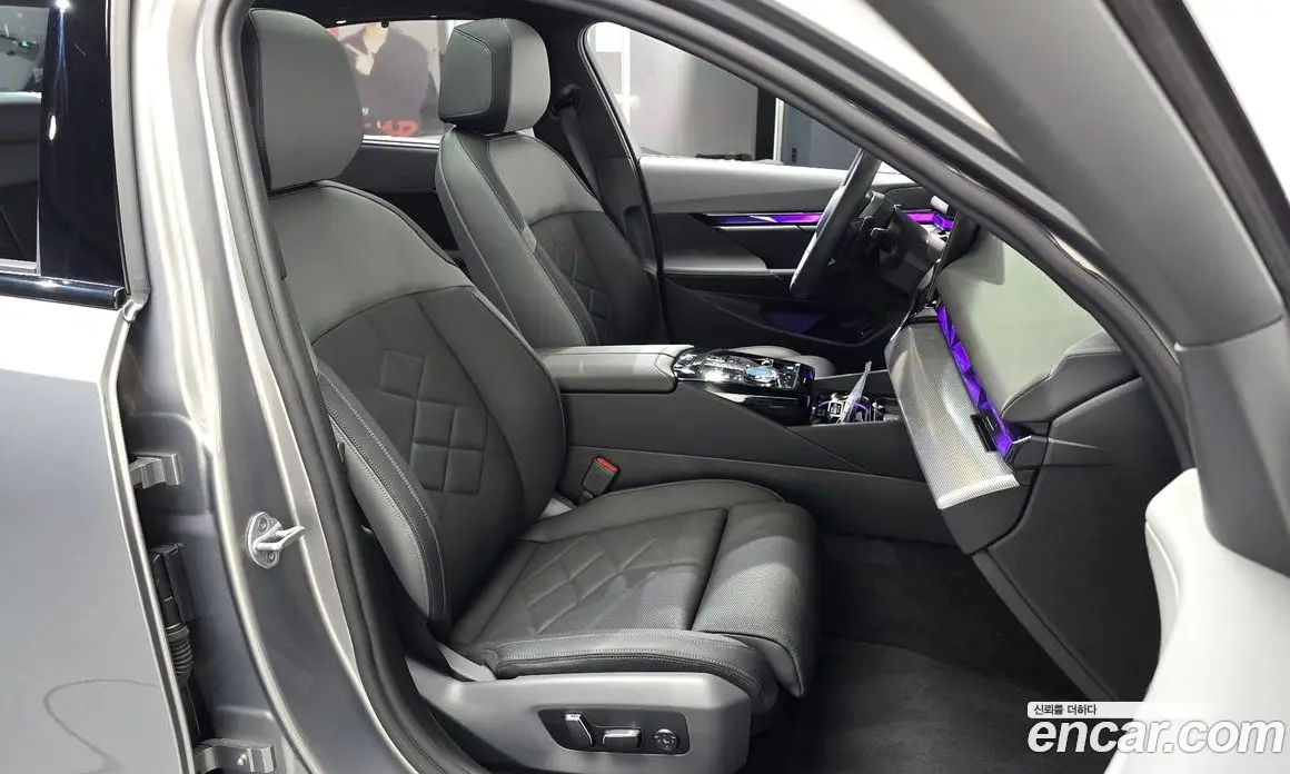 BMW 5 серия 2025 2.0 автомат (гидро), фото 16 BMW 5 серия 2025 2.0 автомат (гидро), фото 16